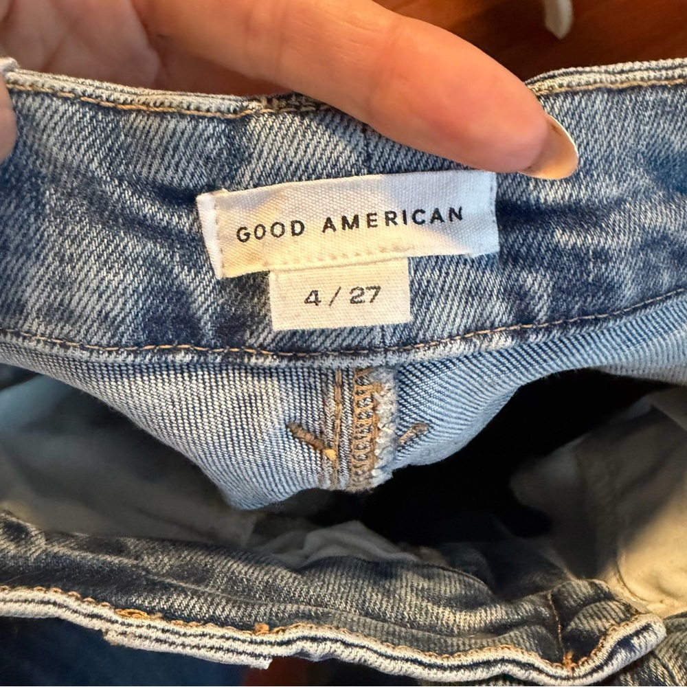 Good American Good Legs Straight Jeans with Western Details 4 27 Light Wash - Picture 10 of 11